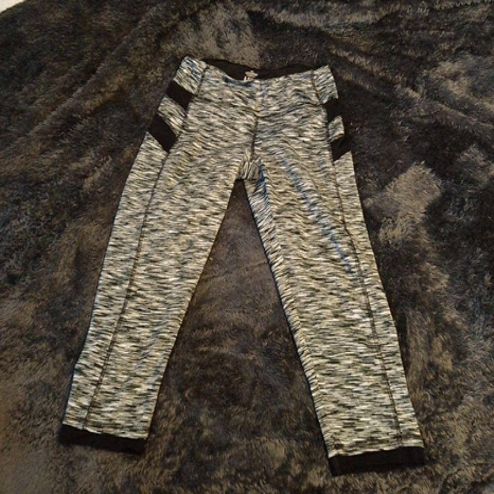 Crop workout pants